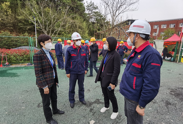 副市長楊文萍調(diào)研公司田家炳中學(xué)隔離點(diǎn)項目